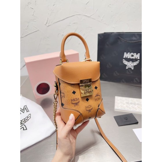 ¥520【MCM】 ⭐492dD⭐441A⭐ 天美 尺寸：14×17CM 天美