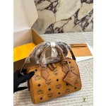 ¥570 【MCM】⭐56TTn⭐43e⭐ 天美 尺寸：22×14CM 天美