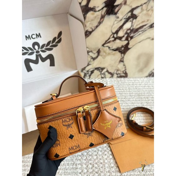 ¥550【MCM】 ⭐6GH67i⭐53Q⭐ 天美 尺寸：19×12CM 天美