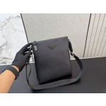 ¥595【PRADA】 ⭐z5T6⭐53D⭐ ming 尺寸：24 x 28CM ming