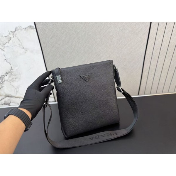 ¥595【PRADA】 ⭐z5T6⭐53D⭐ ming 尺寸：24 x 28CM ming
