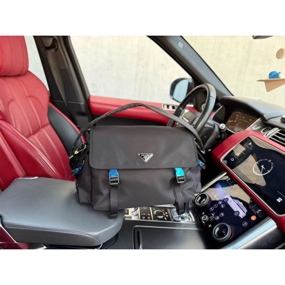 ¥570 【PRADA】⭐Cd67T⭐32187⭐ 凯撒 尺寸：38x24x14CM 凯撒
