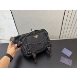¥550 【PRADA】⭐5097⭐D5⭐ ming 尺寸：22 x 30CM ming