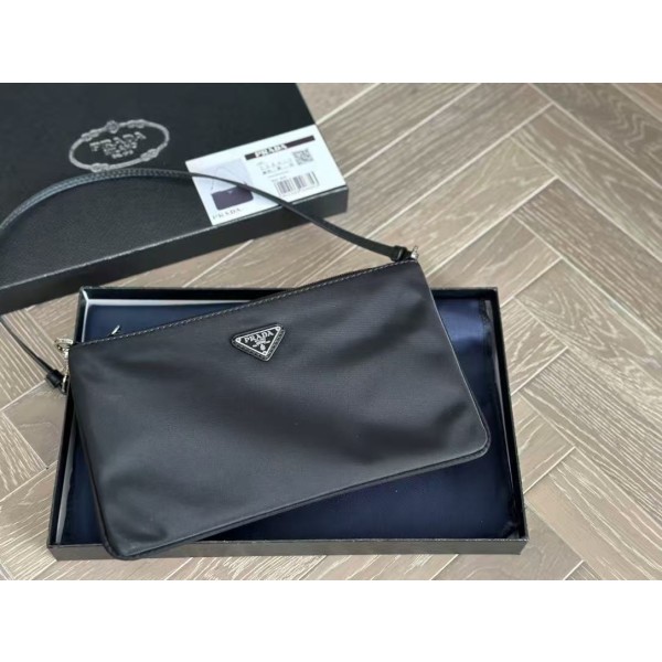 ¥510 【PRADA】⭐57⭐x1⭐ ZN 尺寸：26×15CM ZN
