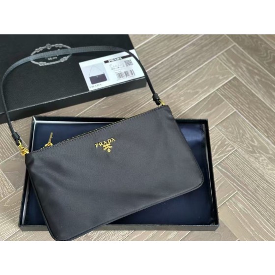 ¥510【PRADA】 ⭐11⭐a3⭐ ZN 尺寸：26×15CM ZN