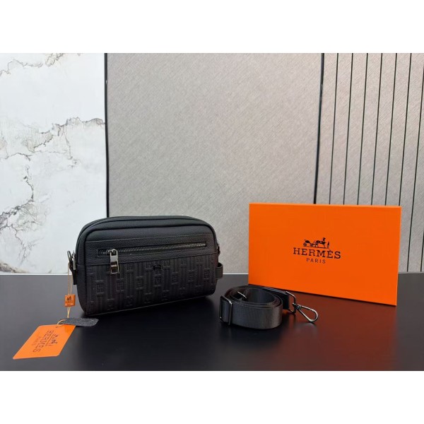 ¥600【HERMES】 ⭐5TG⭐D793⭐ ming 尺寸：15 x 25CM ming