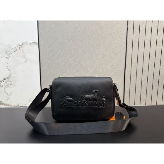 ¥520【HERMES】 ⭐e89I⭐U3⭐ ming 尺寸：26 x 18CM ming