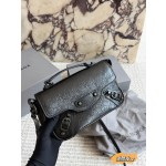 ¥520【Balenciaga】 ⭐4567⭐aHVx⭐ vc 尺寸： 20×12CM vc