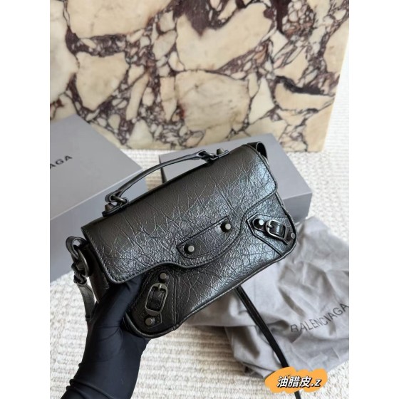¥520【Balenciaga】 ⭐4567⭐aHVx⭐ vc 尺寸： 20×12CM vc
