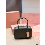 ¥520 【MIUMIU】⭐45T⭐Q12⭐ 二丫 尺寸：25CM 二丫