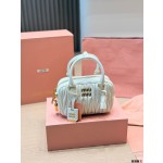¥540 【MIUMIU】⭐89⭐G6F⭐ 二丫 尺寸：20×14CM 二丫
