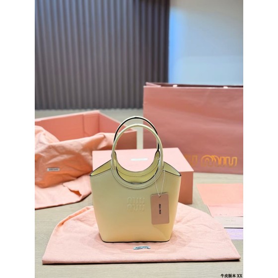 ¥520【MIUMIU】 ⭐775D⭐5Y⭐ 二丫 尺寸：17×15CM 二丫