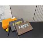 ¥520 【FENDI】⭐iP97⭐991⭐ ming 尺寸：20 x 28 CM ming