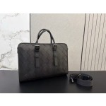 ¥590 【Bottega Veneta】⭐BG922⭐011⭐ ming 尺寸：38 x 28CM ming