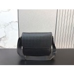 ¥550【Bottega Veneta】 ⭐a39⭐207⭐ ming 尺寸： 24 x 30CM ming