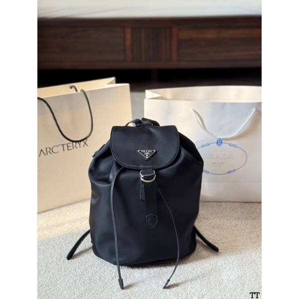 ¥520 【PRADA】⭐83⭐a6⭐ HY