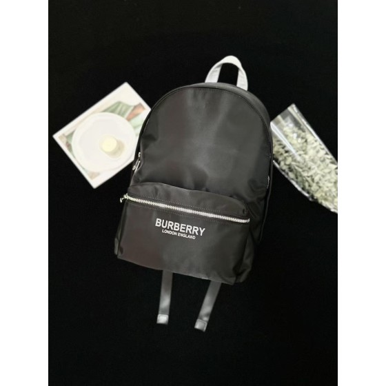 /·¥580 【Burberry】8⭐0210841