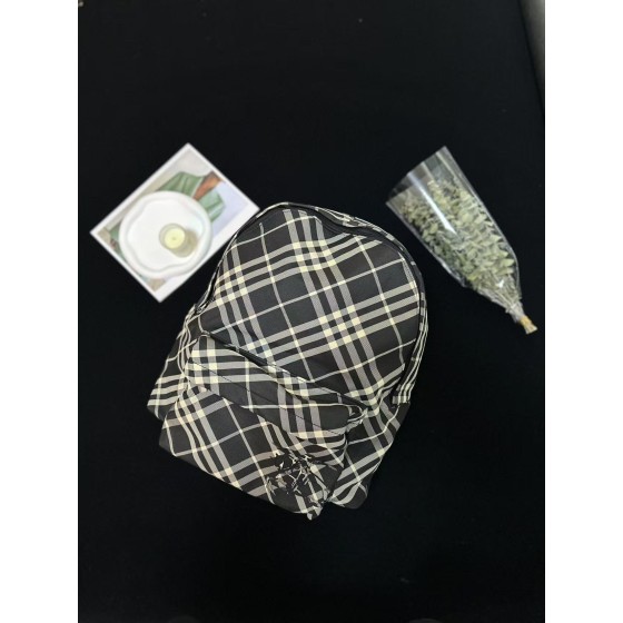 /*¥680 【Burberry】⭐⭐8092⭐0131