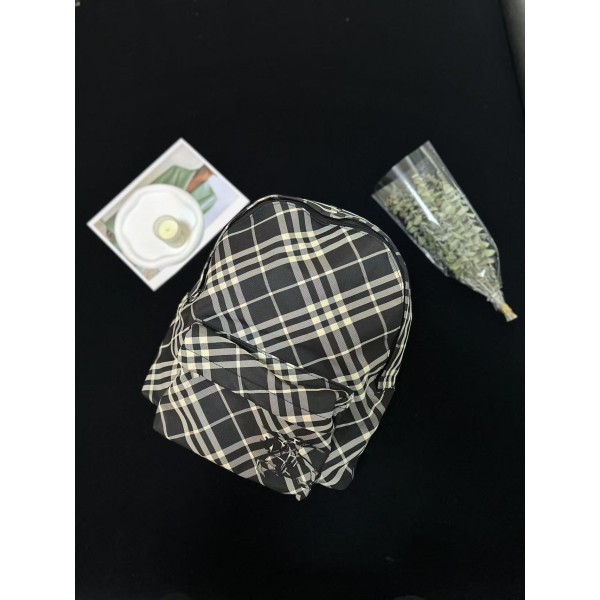 /*¥680 【Burberry】⭐⭐8092⭐0131