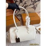 ¥580 【LV】⭐YJ822⭐ci9⭐ 尺寸： 28×17CM vc