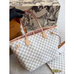 ¥480 【LV】⭐Gg6u⭐6T⭐ 尺寸： 32x29x17CM vc