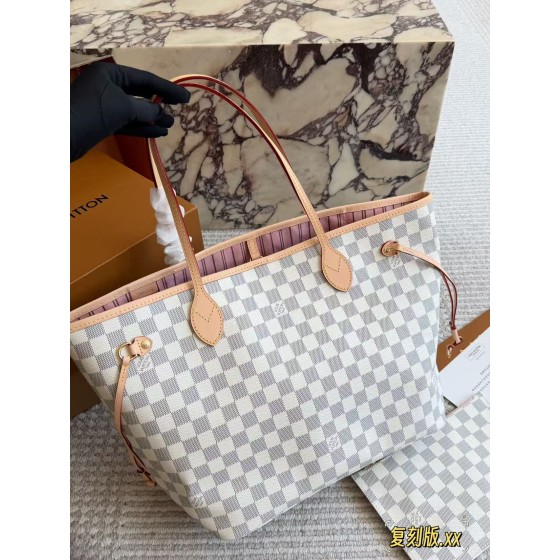 ¥480 【LV】⭐Gg6u⭐6T⭐ 尺寸： 32x29x17CM vc