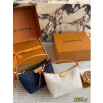 ¥480 【LV】⭐Gn89j⭐J8⭐ 尺寸：17×13CM vc