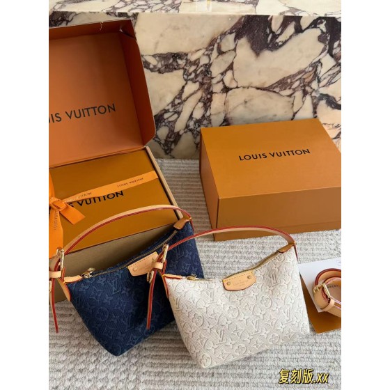 ¥480 【LV】⭐Gn89j⭐J8⭐ 尺寸：17×13CM vc