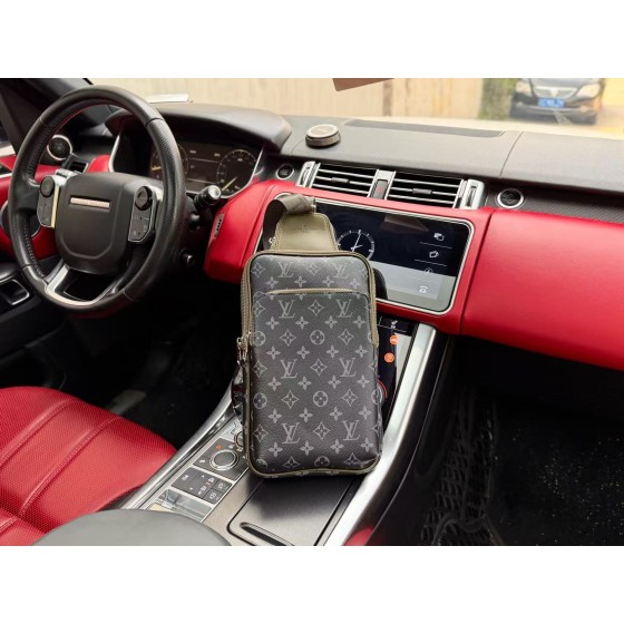 ¥420【LV】 ⭐Iub75⭐6⭐尺寸：16x33x5CM 凯撒