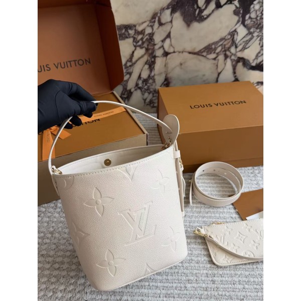 ¥520 【LV】⭐908i⭐64T⭐尺寸：16x18x12CM vc