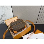 ¥470【LV】 ⭐dF7y⭐411⭐尺寸：26 x 18CM ming