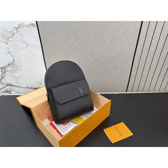 ¥450【LV】 ⭐3Llv76⭐55⭐尺寸：30 x 20CM ming