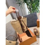 ¥480【LV】 ⭐P5f21⭐67⭐ 尺寸：17×17CM 鑫阳