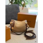 ¥495 【LV】⭐Ga762⭐l8⭐ 尺寸：23CM 鑫阳