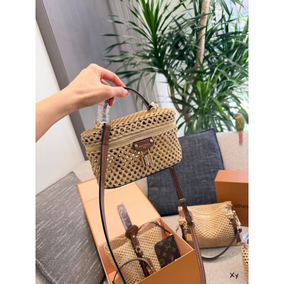 ¥475【LV】 ⭐F7b9⭐762⭐ 尺寸：19CM 鑫阳