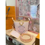 ¥490【LV】⭐Q156x⭐W4⭐尺寸：16×19CM 鑫阳
