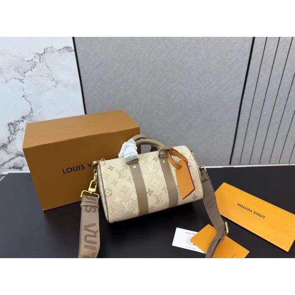 ¥490.00-510.00【LV】 ⭐E21Q⭐U7⭐ 尺寸：25CM 35CM ming