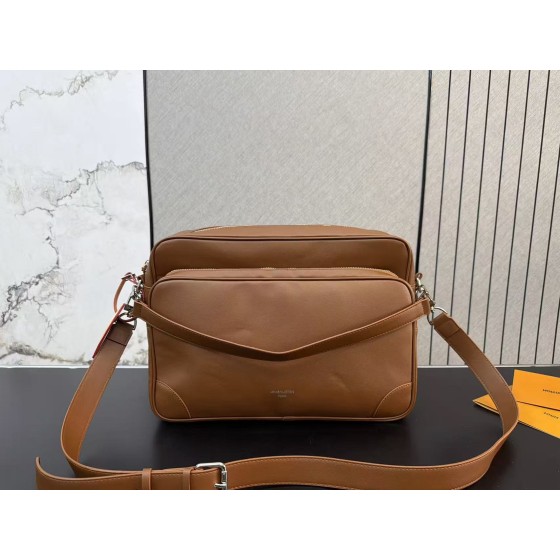 ¥460【LV】 ⭐92p⭐WS56⭐尺寸：37 x 26CM ming