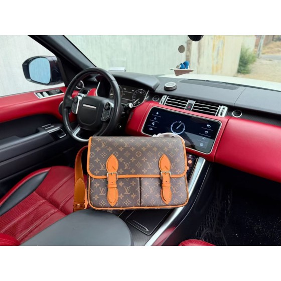 ¥490【LV】 ⭐56Y4T⭐22v⭐35.5x24x12CM 凯撒