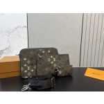 ¥450【LV】 ⭐632⭐AX7⭐ 尺寸： 25 x 18CM ming