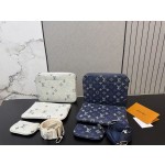 ¥470 【LV】⭐EN78⭐VB1⭐尺寸：25 x 18CM ming