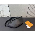 ¥410【LV】 ⭐EX67⭐V6⭐ 尺寸：30 x 17CM ming