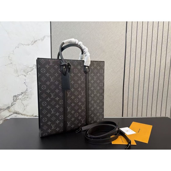 ¥530【LV】 ⭐EV67⭐V32⭐尺寸：38 x 36CM ming