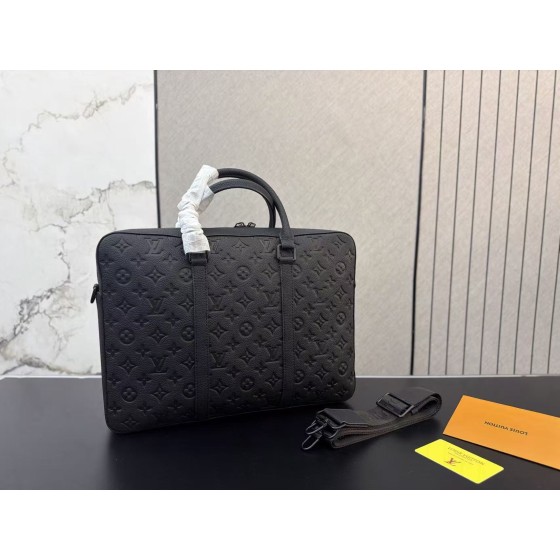 ¥520 【LV】⭐U78P⭐L9⭐尺寸：28 x 38CM ming