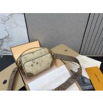 ¥420【LV】 ⭐8701⭐S5⭐ 尺寸：20 x 27CM ming