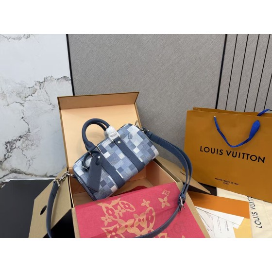 ¥440 【LV】⭐9012⭐S4R⭐尺寸：25CM ming