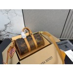 ¥420【LV】 ⭐909⭐T67⭐尺寸：25CM ming