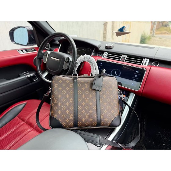 ¥430 【LV】⭐612⭐F6⭐尺寸：37x28x6CM 凯撒