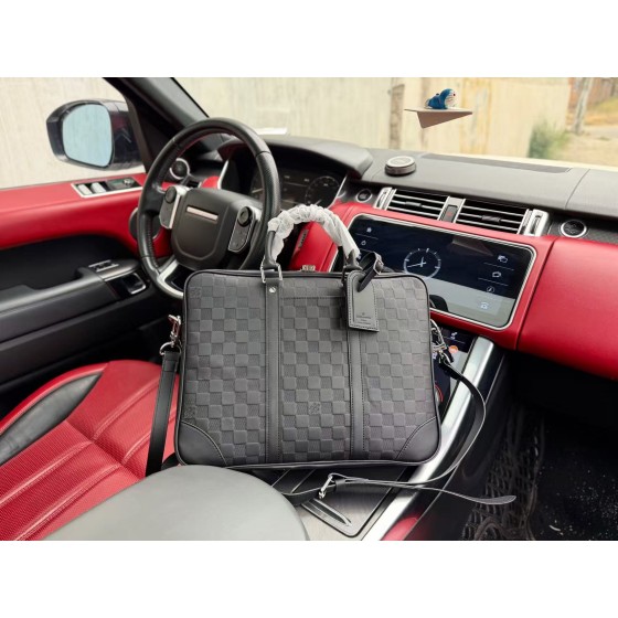 ¥420 【LV】⭐7091⭐U7⭐尺寸：37x28x6CM 凯撒