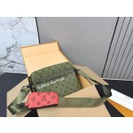 ¥420【LV】 ⭐649⭐N8⭐尺寸：25 x 18CM ming